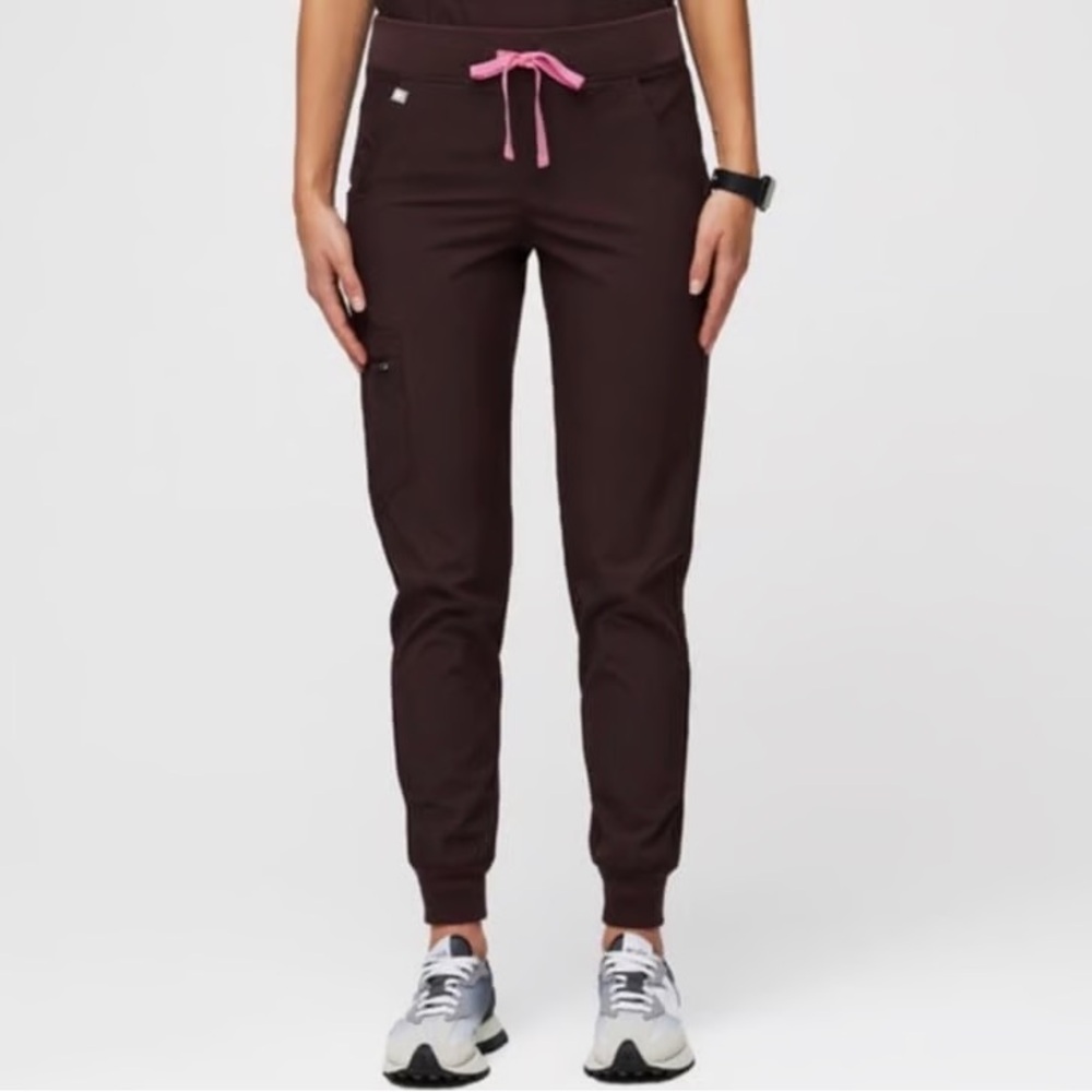 Figs Zamora Joggers in Dark Fig